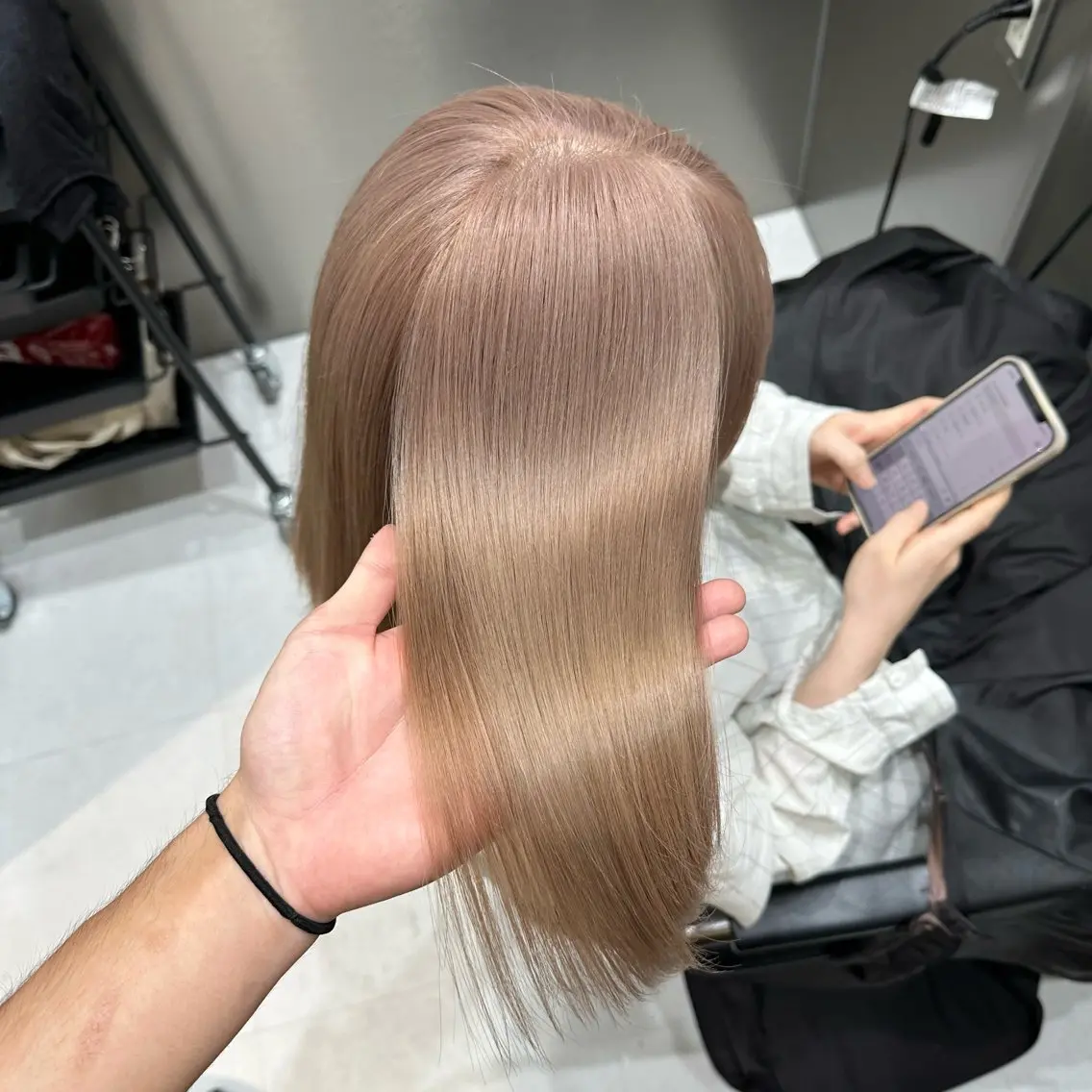 セミロング カラー ヘアカラー 💫艶ハイトーン×髪 質改善💫リュウトのヘアスタイル