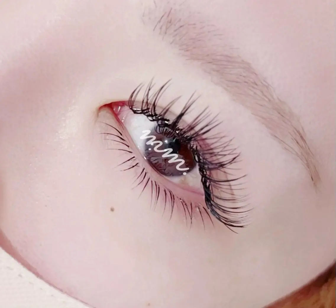 下まつ毛40本までの写真