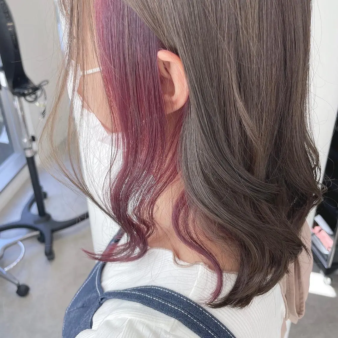 ミディアム カラー イヤリングカラー インナーカラー ピンクカラー ヘアカラー 透明感カラー/ レイヤー　YUKAのヘアスタイル