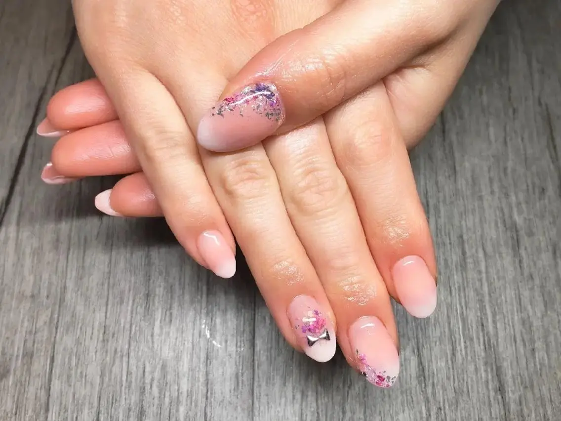 ミディアム ネイル ジェルネイル グラデーション ニュアンスネイル スカルプネイル 春ネイル T&A nailのネイルデザイン