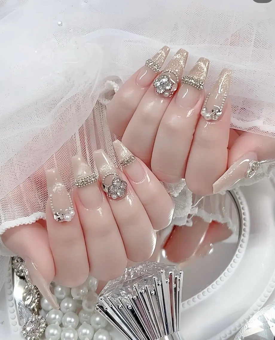 ロング ハンドネイル E🌷nail 長さだし専門店のネイルデザイン