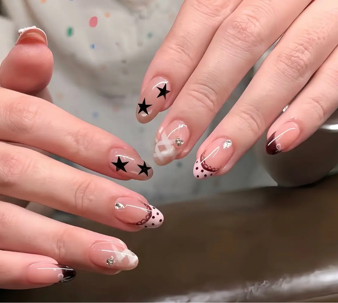 ネイル フレンチネイル ジェルネイル マグネットネイル 持ち込み ニュアンスネイル NiJi Nailsのネイルデザイン