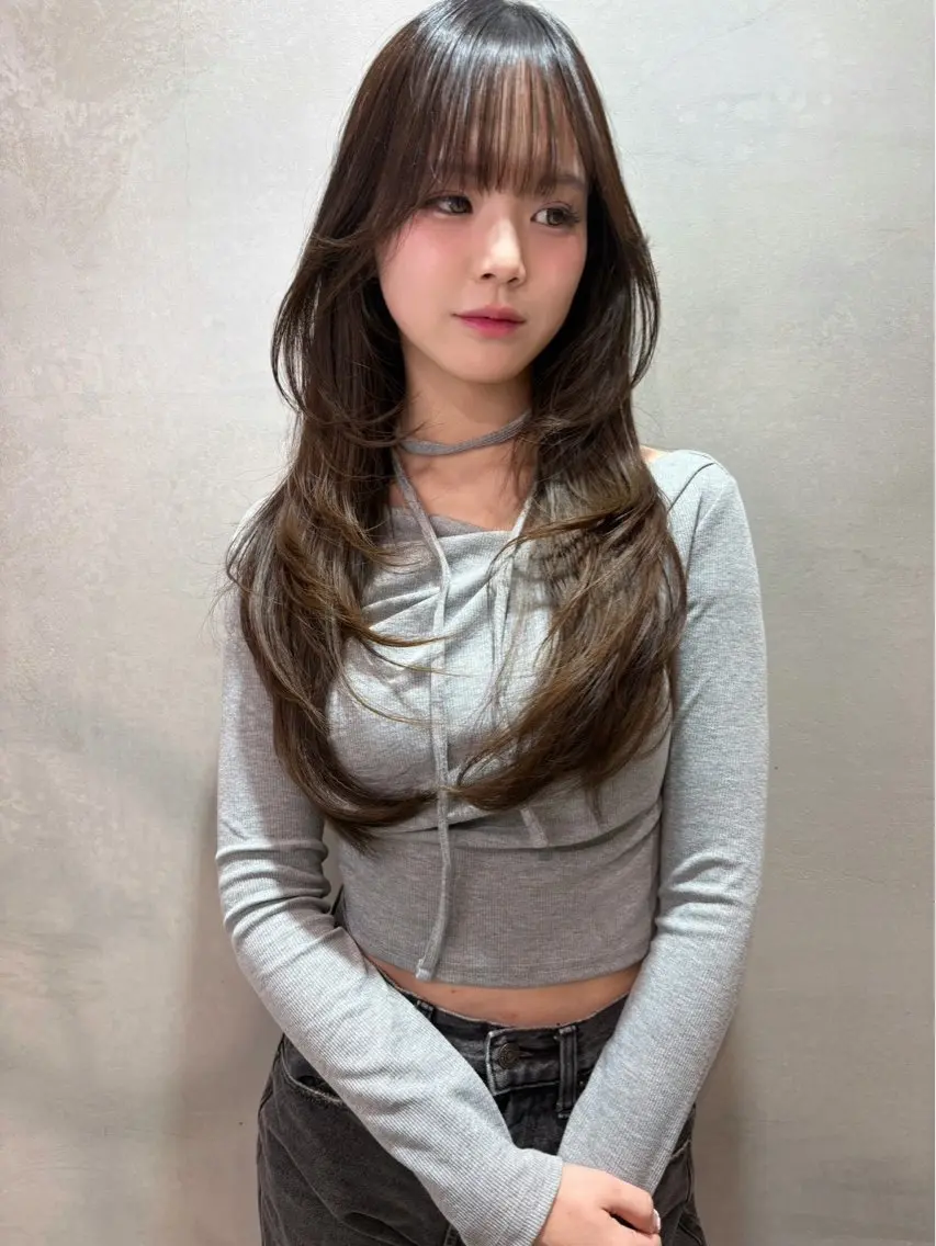 セミロング レイヤーカット 小顔カット カット ヘアカラー トリートメント 小顔レイヤー/顔周り 艶髪カラー/金山のヘアスタイル