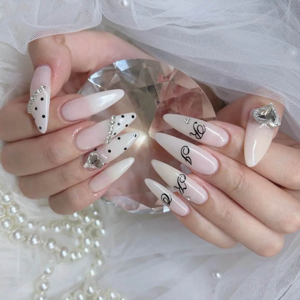 ロング ハンドネイル Nailsalon Angeのネイルデザイン