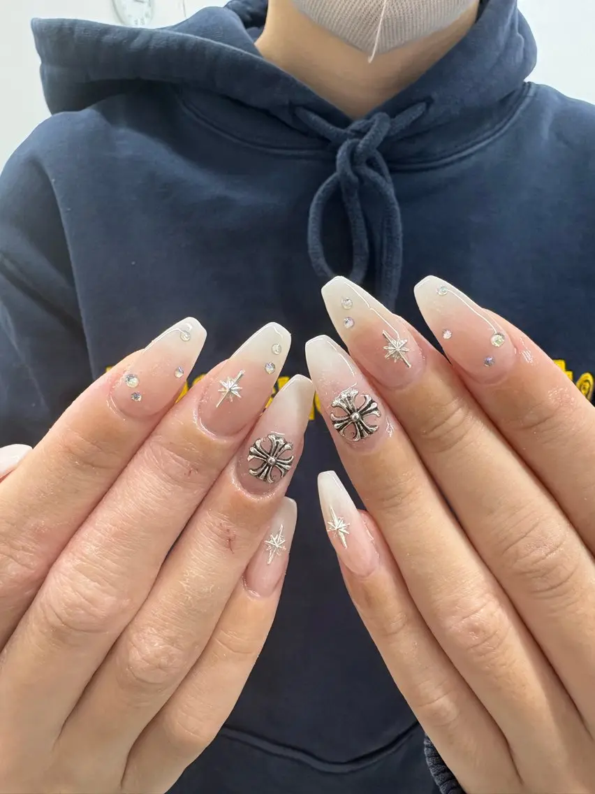 ネイル ハンドネイル yuria 🎀海外ネイル🌺のネイルデザイン