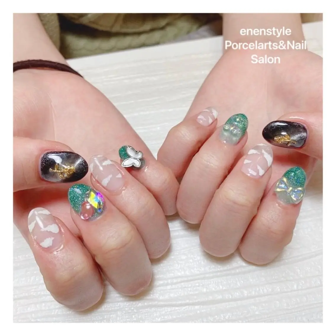 ミディアム ネイル 🐾enen style 🐾のネイルデザイン