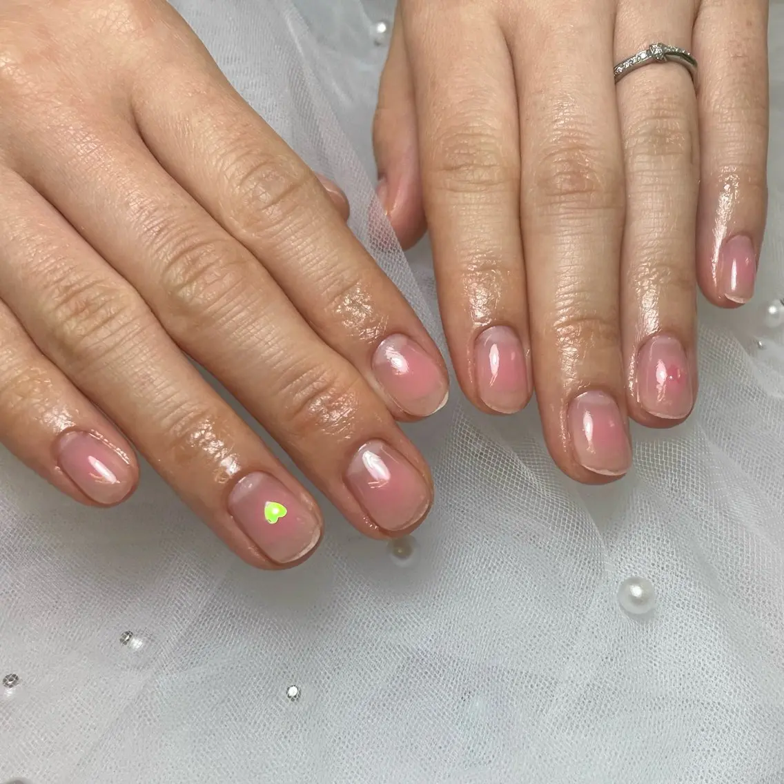 ネイル チークネイル ハンドネイル フットネイル パーツたくさん🍓 SUMIのネイルデザイン