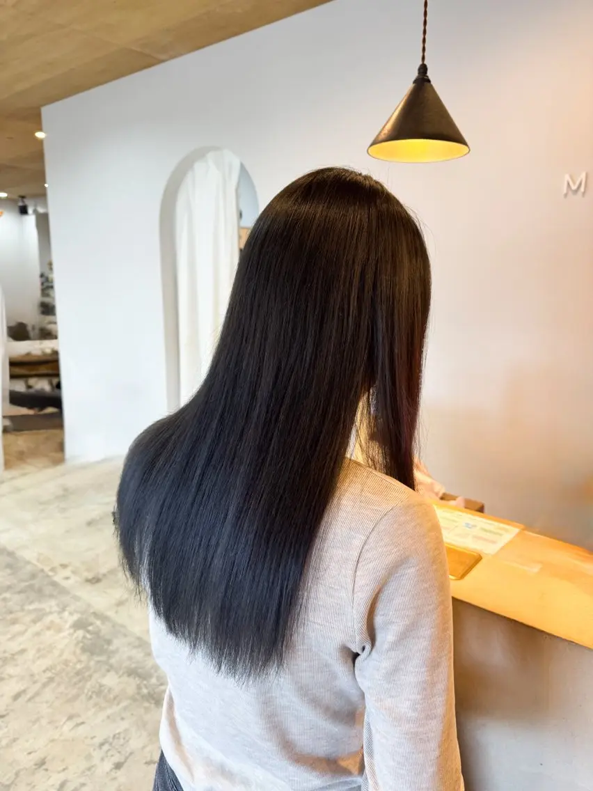 ロング カラー ブリーチ ブルーカラー ブルーグレー ブルーグレージュ グレージュ カット ヘアカラー トリートメント 咲良 / allum 鈴鹿のヘアスタイル