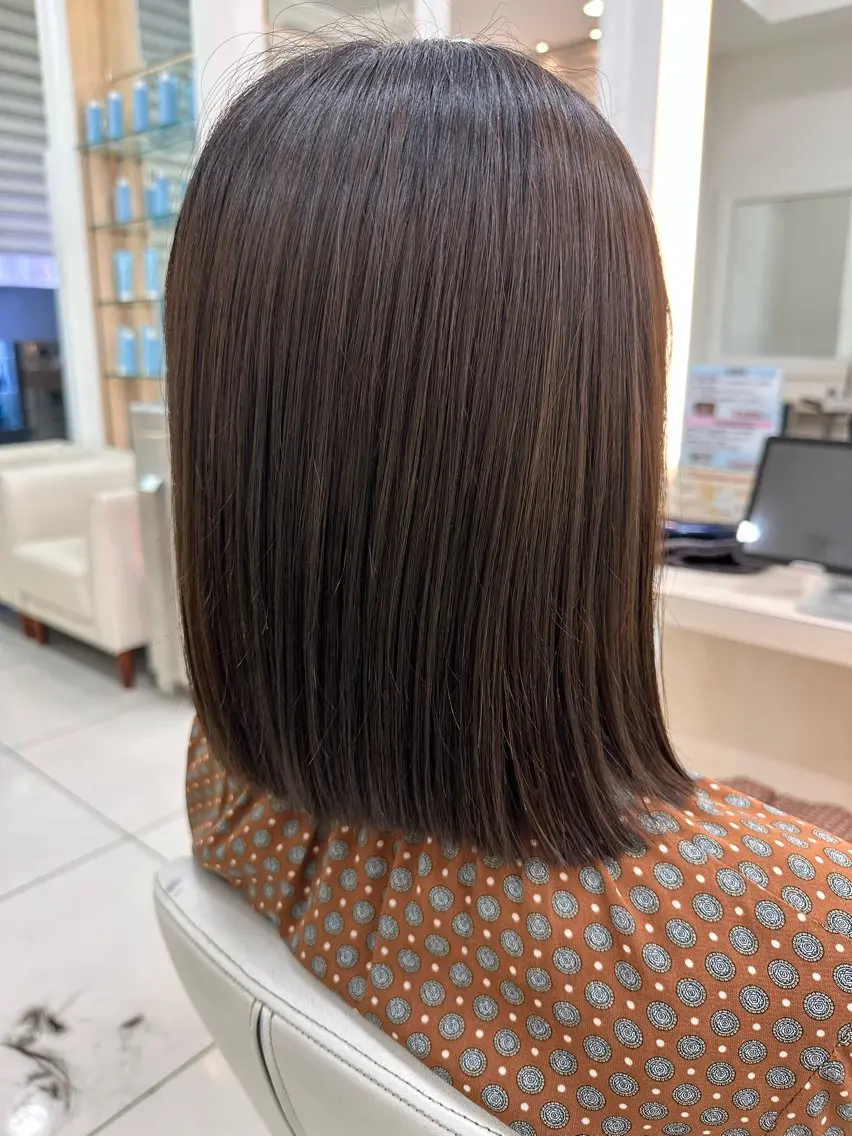 ミディアム 切りっぱなしボブ ボブ 伊佐 愛のヘアスタイル