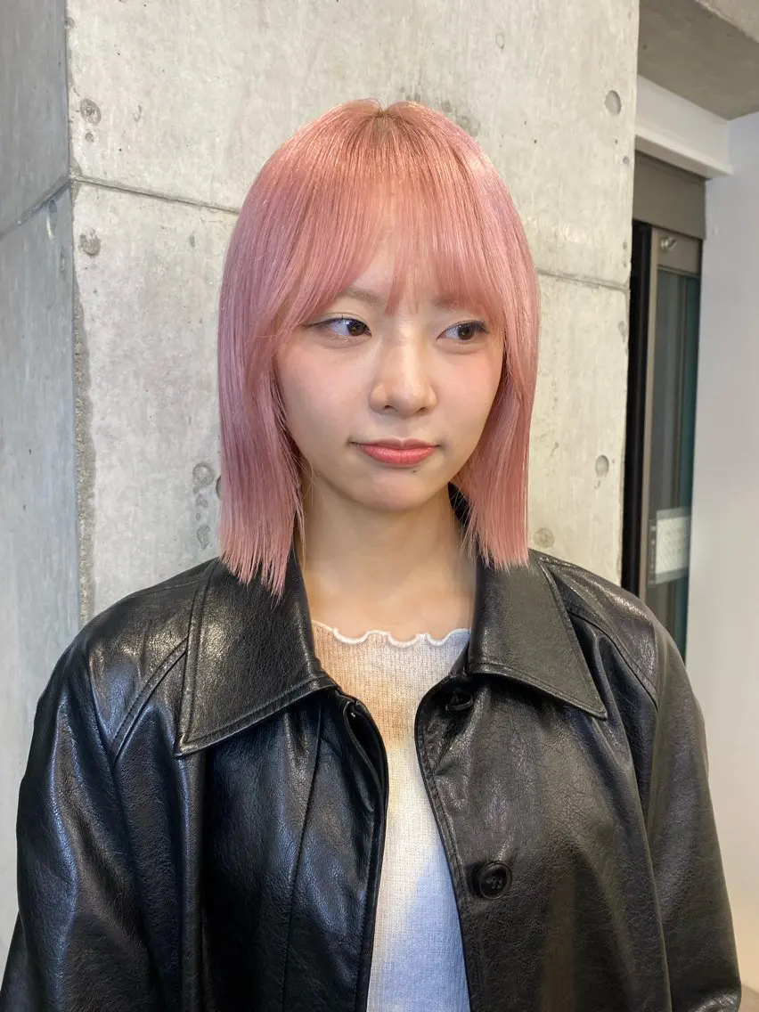ミディアム ヘアカラー トリートメント ハイトーン💎 ホワイトベージュ坪谷のヘアスタイル