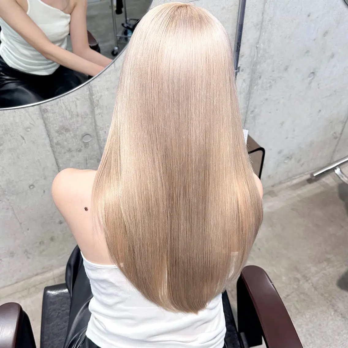 ロング カラー ヘアアレンジ ヘアカラー トリートメント TAKUMAブリーチ /デザインカラーのヘアスタイル