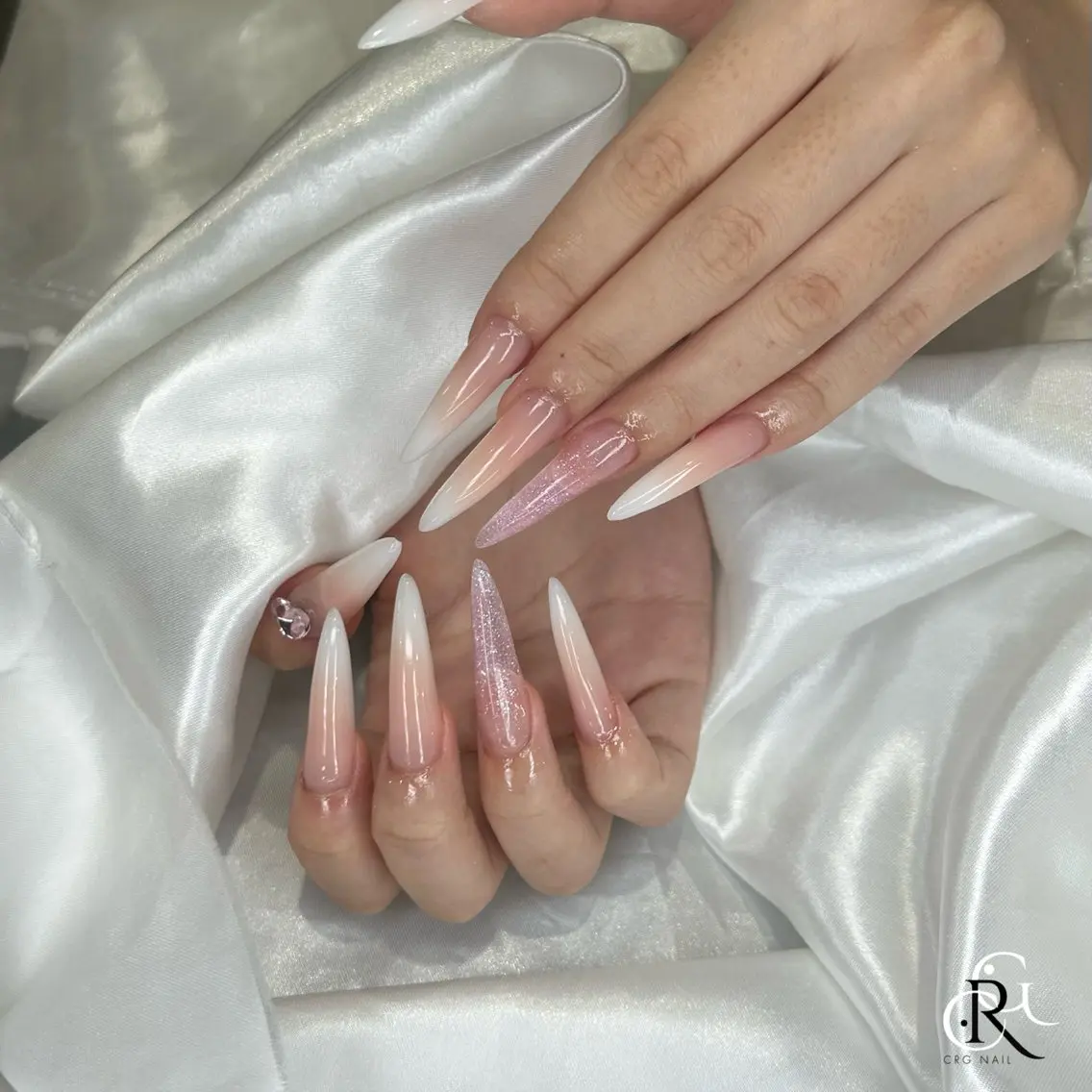 ロング ハンドネイル 美フォルムスカルプ✨ RENAのネイルデザイン