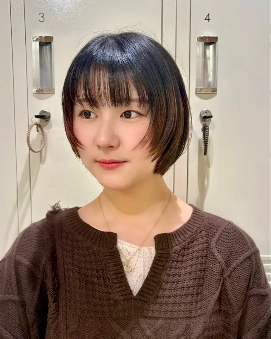 ショート カラー 切りっぱなしボブ ショートボブ ハンサムショート 丸みショート ハイライトカラー カット ヘアカラー トリートメント ショート/ボブ/ 透明感カラー/ほのかのヘアスタイル