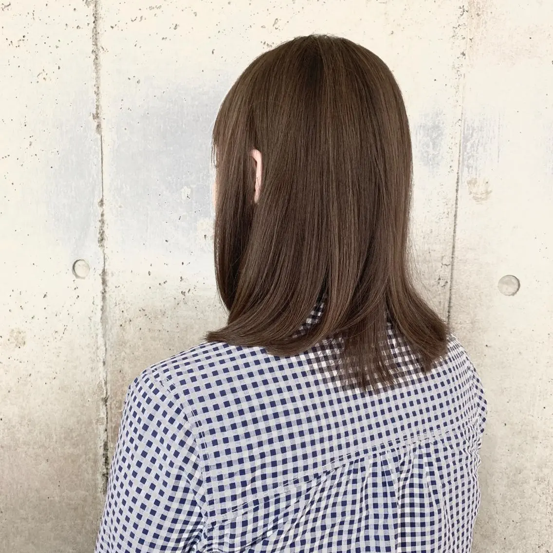 セミロング カラー グレージュ ラベンダーカラー ラベンダーグレージュ ラベンダーグレー 二宮 早智子のヘアスタイル