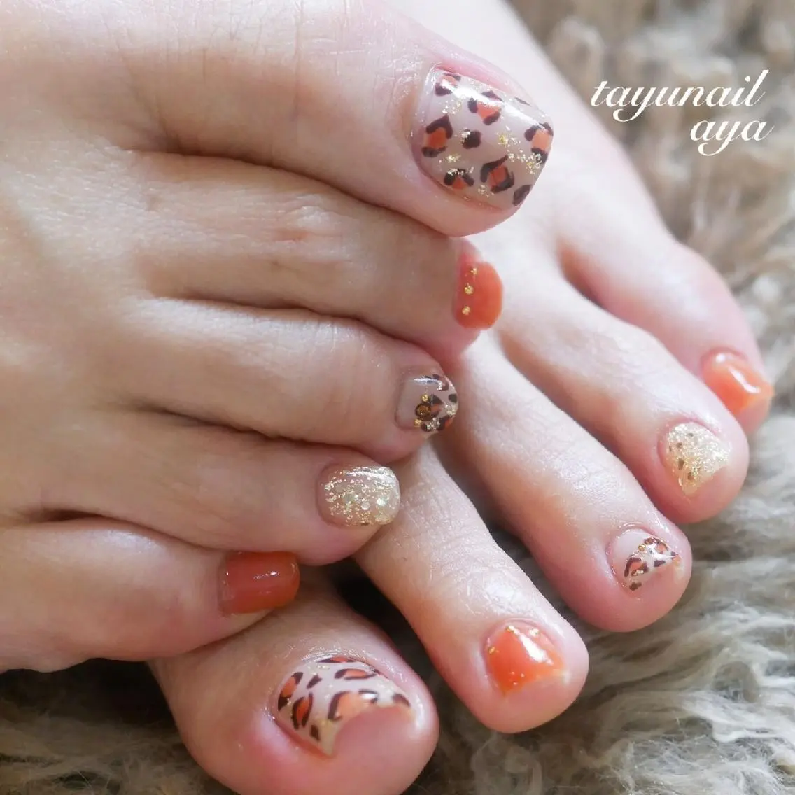 ネイル アニマル柄 ブルー フットネイル ジェルネイル ゴールド ネイルサロン 【たゆnail】のネイルデザイン