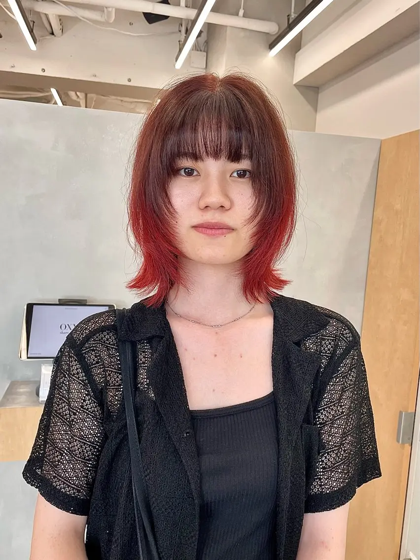 ショート カラー ブリーチ グラデーションカラー レッドカラー レイヤーカット ショートヘア カット ヘアカラー トリートメント カット・ブリーチ TAIGAのヘアスタイル