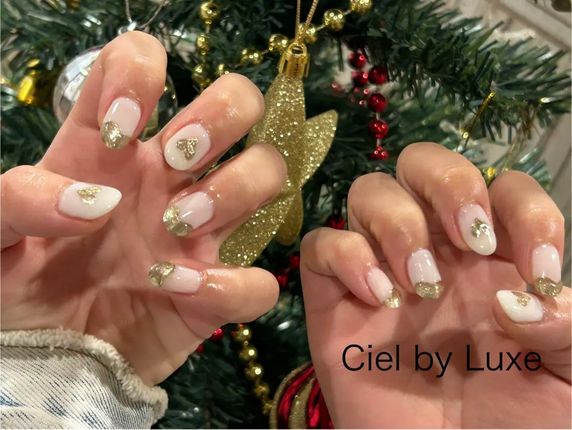 ネイル ゴールド ホワイト CielbyLuxe manamiのネイルデザイン