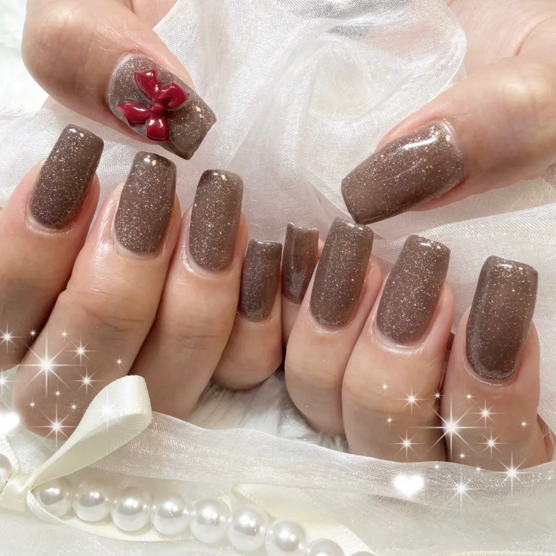 ネイル ジェルネイル キラキラネイル 韓国ネイル 持ち込み ワンカラーネイル ハンドネイル fiore nail 🦋のネイルデザイン