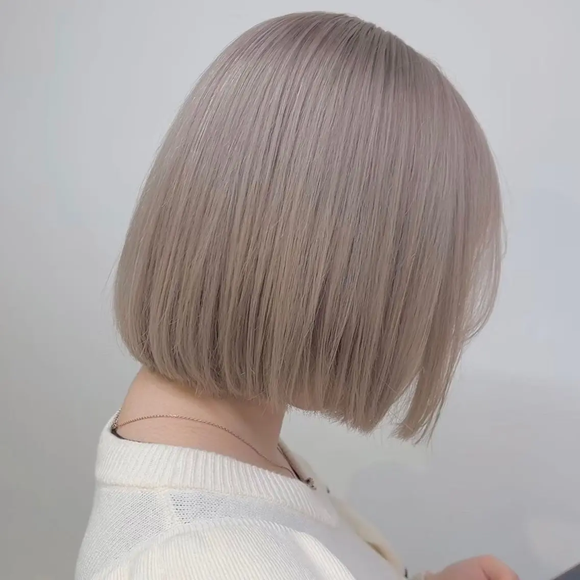 ショート カラー 縮毛矯正🤍 ボブ/ HIKARIのヘアスタイル