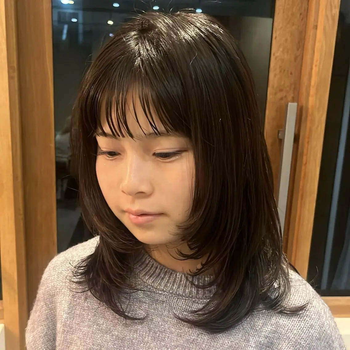 ミディアム ミディアムレイヤー レイヤーカット 、 ハルナのヘアスタイル
