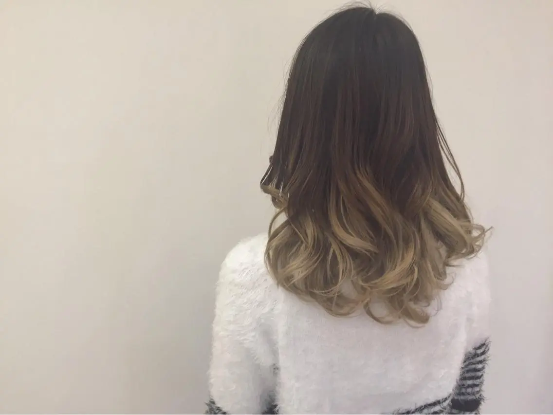 ミディアム セミロング カラー パーマ グラデーションカラー ハイトーン×髪質改善 KENTAのヘアスタイル