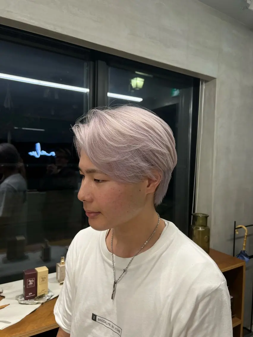 メンズ メンズブリーチ ヘアカラー サカモト ナオミのヘアスタイル