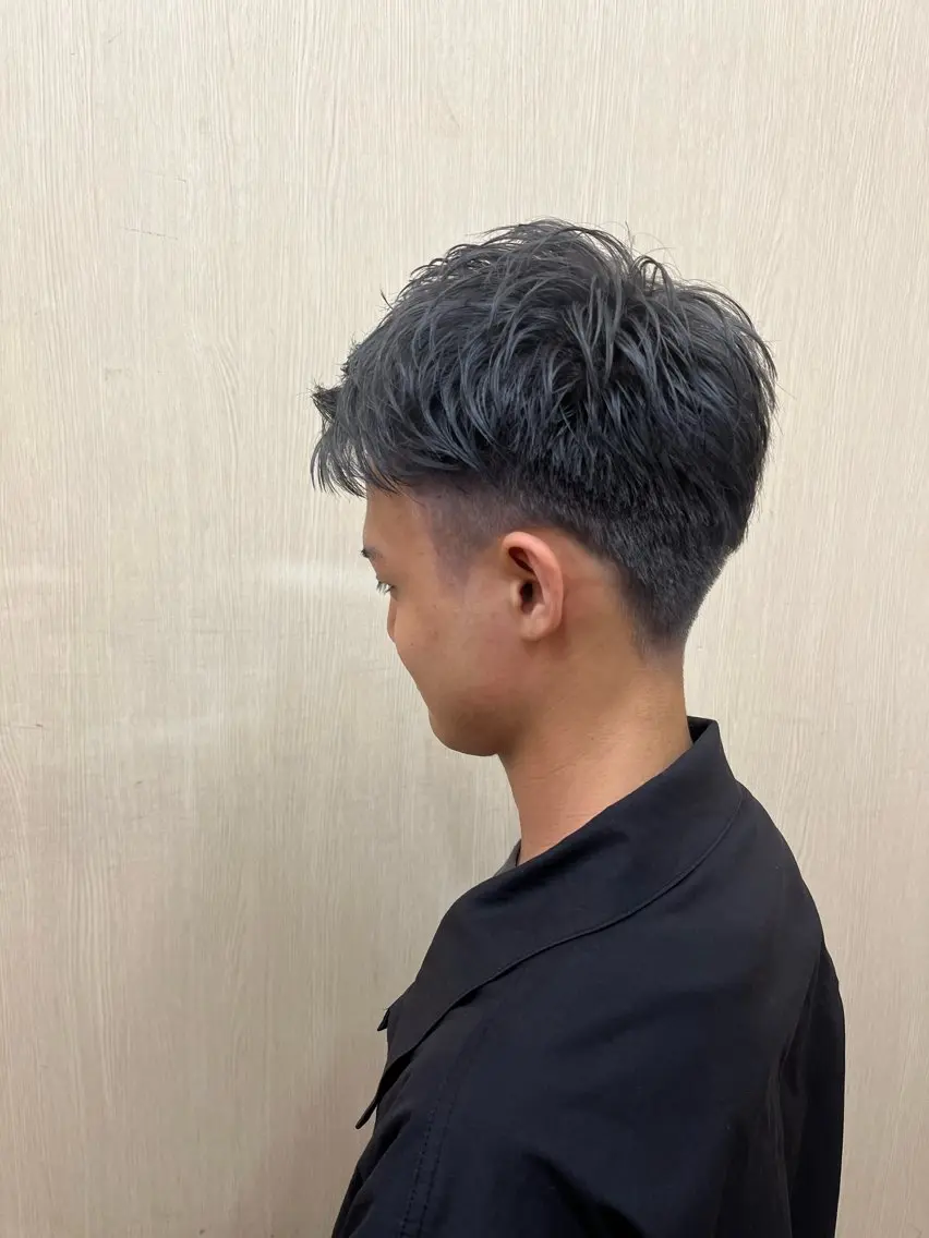 カラー メンズ メンズブリーチ ブリーチ 兼安 南桜乃のヘアスタイル