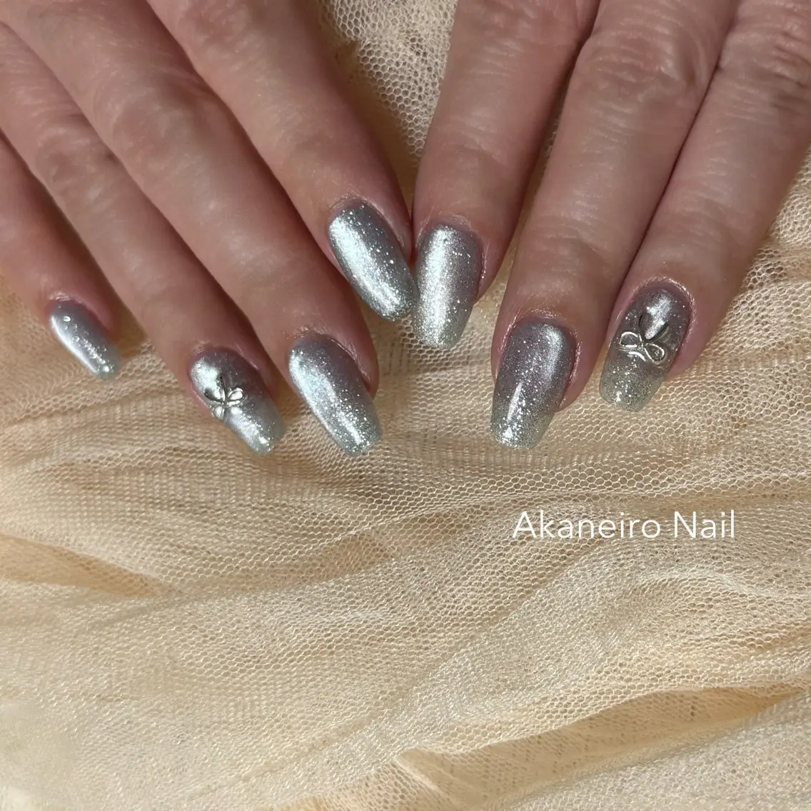 ネイル フラッシュネイル マグネットネイル リボン ハンドネイル フットネイル Akaneiro Nailのネイルデザイン