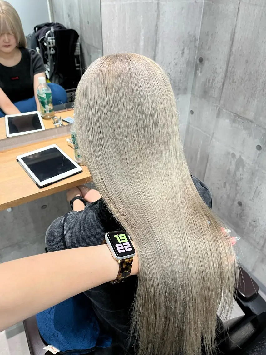 ロング カラー カット ヘアカラー トリートメント ヘアセット newi赤羽 HINATAのヘアスタイル