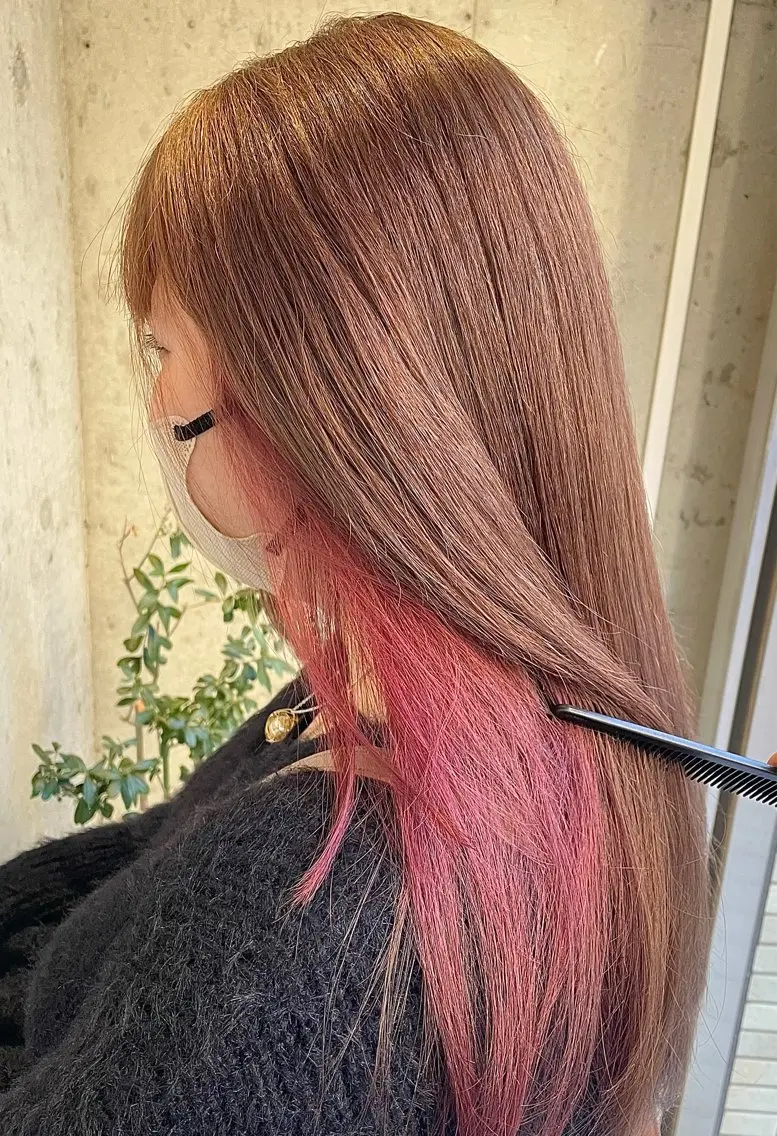 ロング カラー ベージュカラー ブリーチ ダブルカラー イヤリングカラー インナーカラー ヘアカラー 🌊インナーカラー 🐬櫻井海星のヘアスタイル
