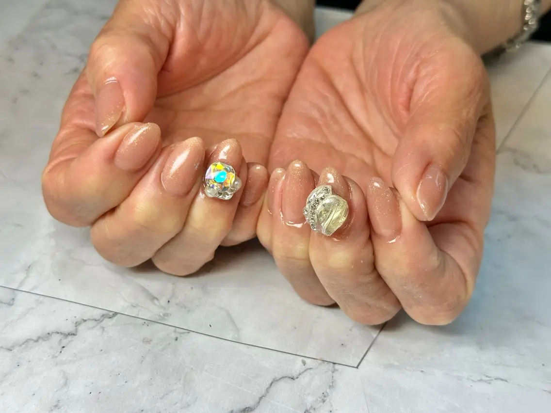 ネイル Queennail 北堀江AYAのネイルデザイン