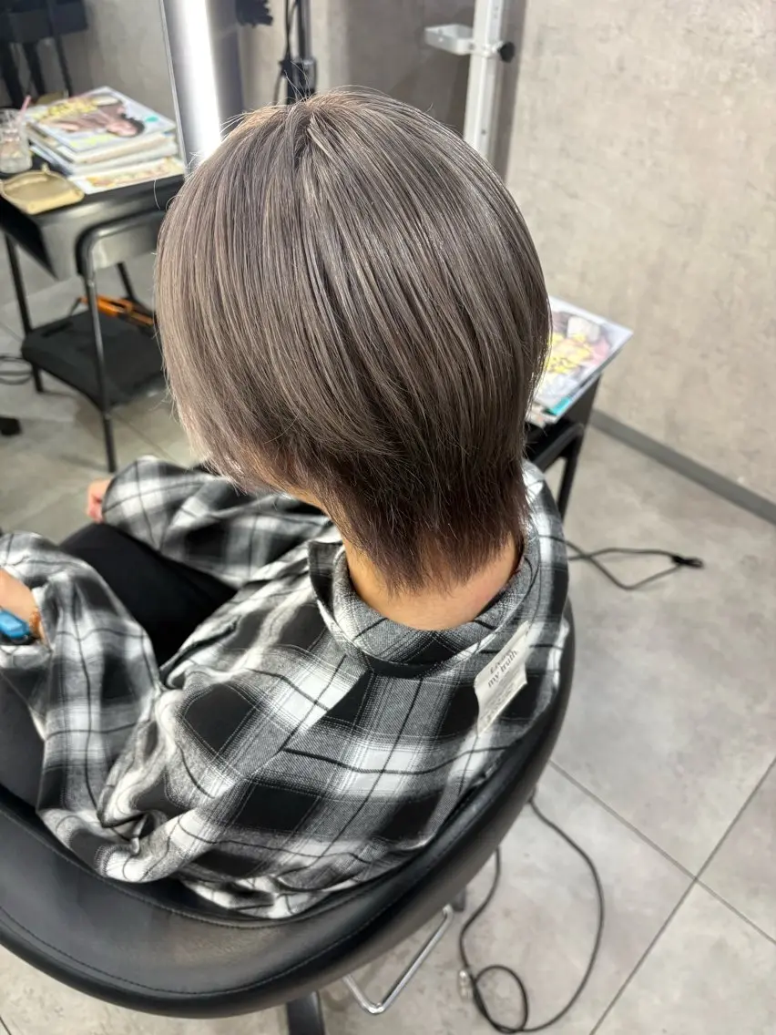 ショート 山田 明のヘアスタイル