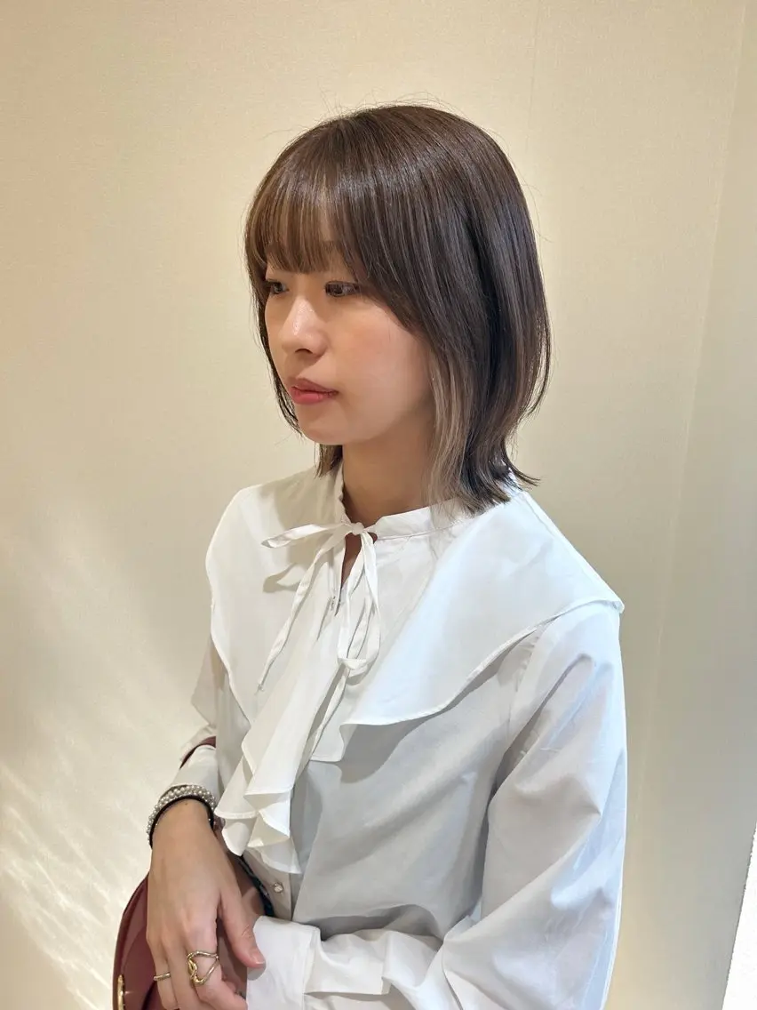 ショート カラー ブリーチ グレージュ インナーカラー オレンジ merc.🌿💚 八幡真衣のヘアスタイル