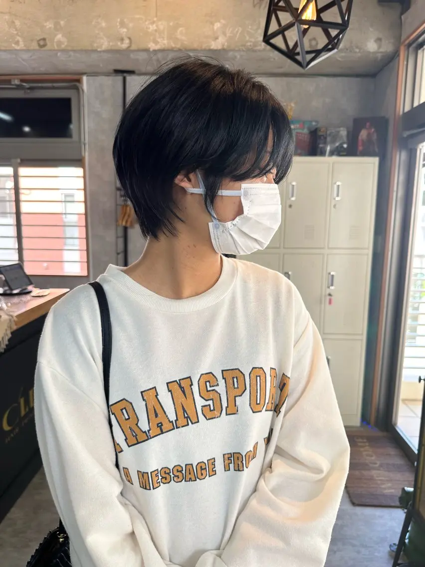 ショート 切りっぱなしボブ ショートボブ ハンサムショート 丸みショート ボブ カット ヘアカラー トリートメント モテ髪/ボブ/ショー ト/アダチフウトのヘアスタイル