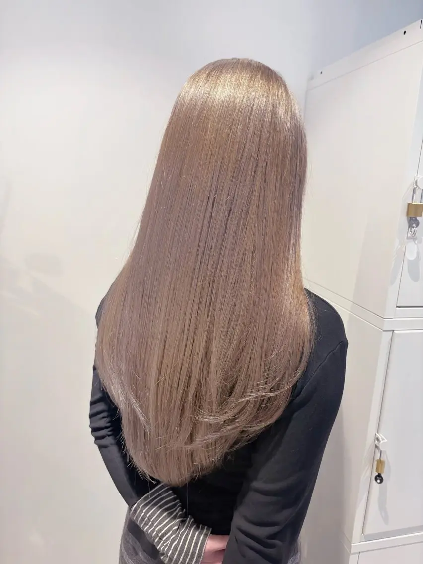 ロング ロングレイヤー レイヤーカット ロング ニトウ レイナのヘアスタイル