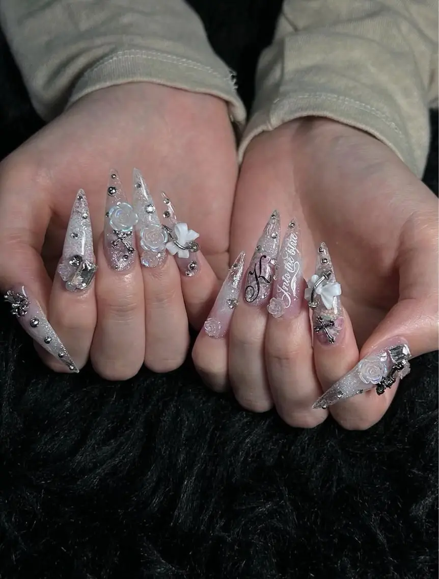 ネイル アートネイル ボルドー フレンチネイル ジェルネイル 氷ネイル・うるうるネイル ハンドネイル Julie NailSalonのネイルデザイン
