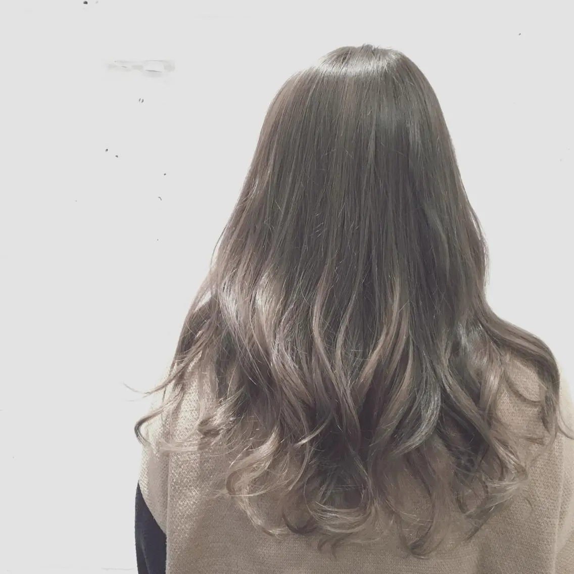 ロング カラー ブリーチ グレージュ インナーカラー てんま さやかのヘアスタイル