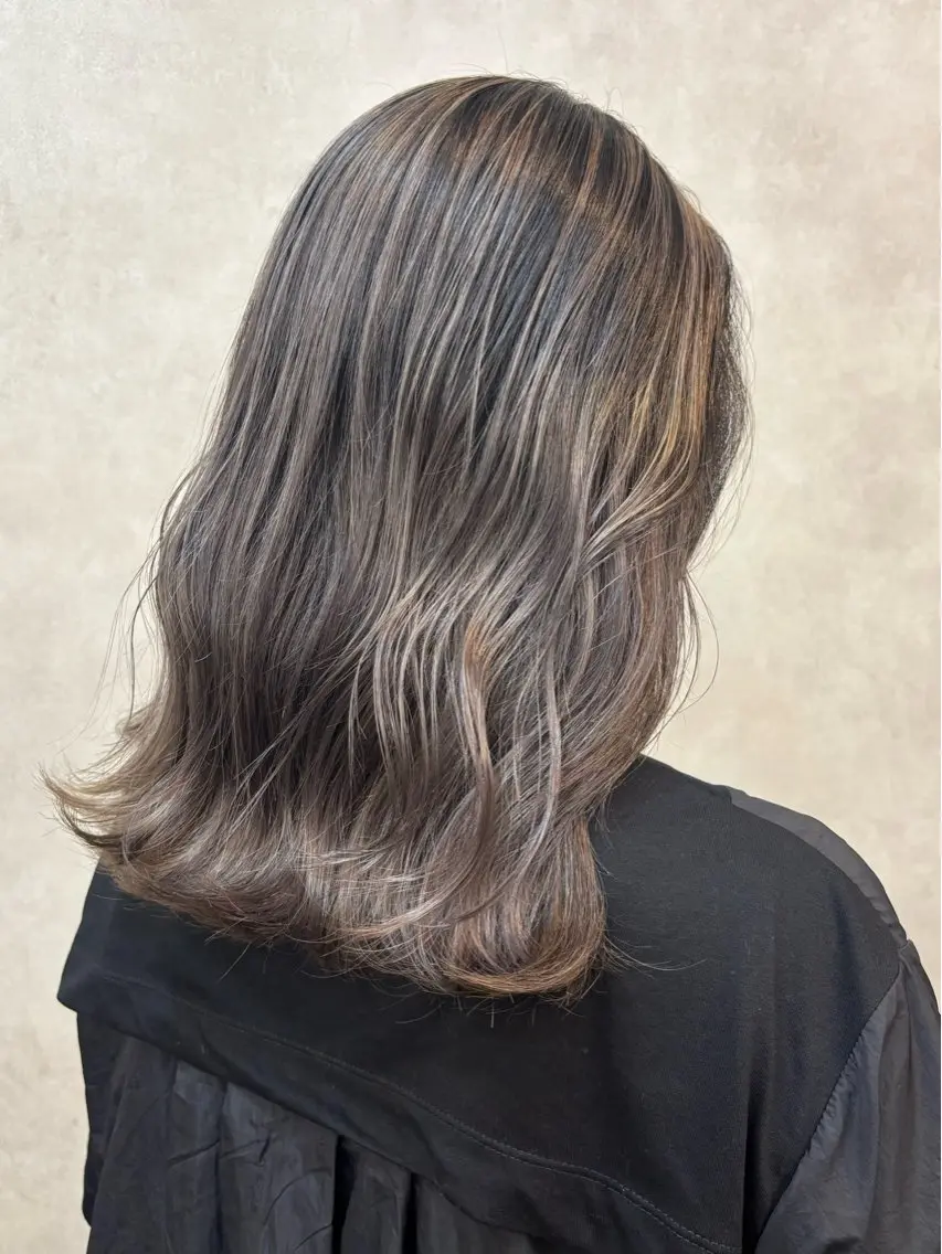 ミディアム カラー 【aini天王寺】 𝐚𝐢𝐫𝐢✂︎のヘアスタイル