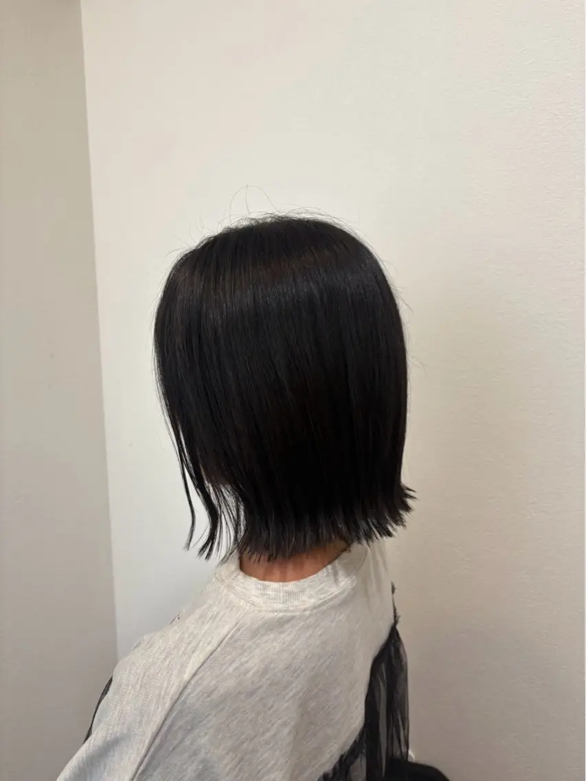 ミディアム ボブ 外ハネヘア カット トリートメント 平瀬 胡桃のヘアスタイル