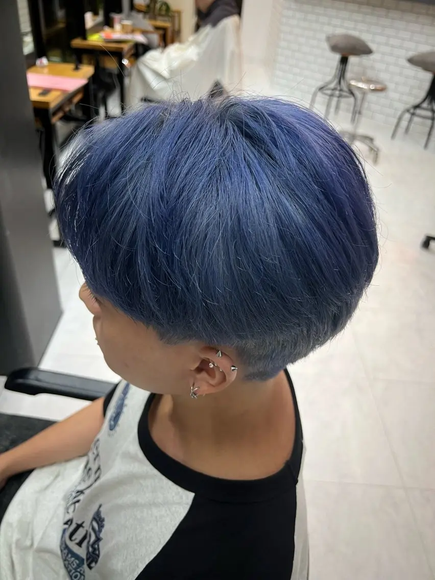 パーマ メンズ ダブルカラー寒色系 ボリューム改善ハヤトのヘアスタイル