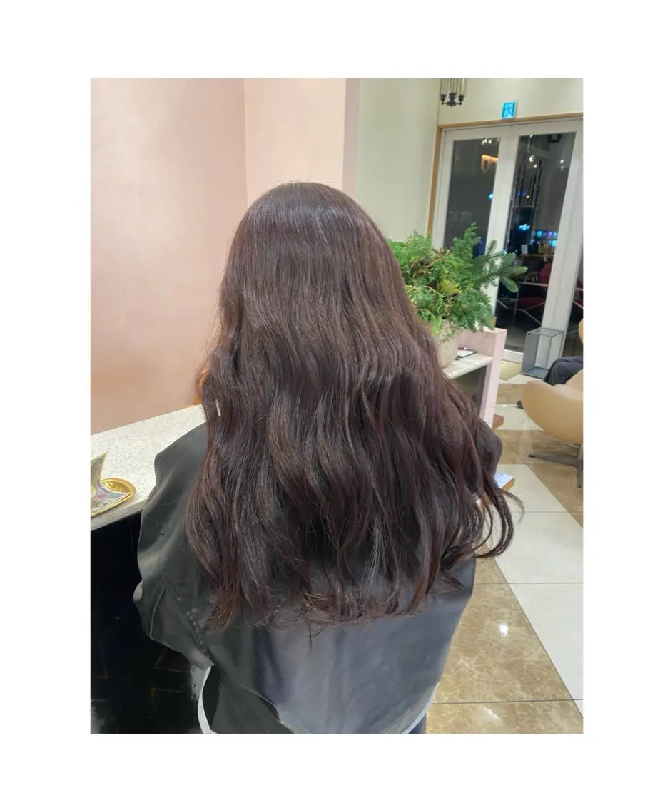 カラー 新嵩 真理のヘアスタイル