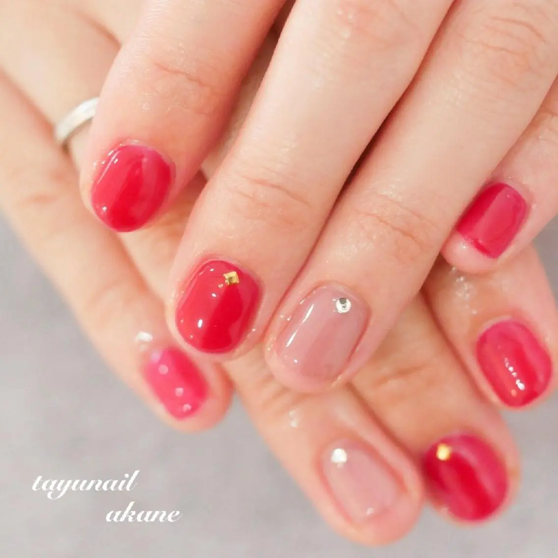 ネイル ブルー ジェルネイル パラジェル 赤色 ネイルサロン 【たゆnail】のネイルデザイン