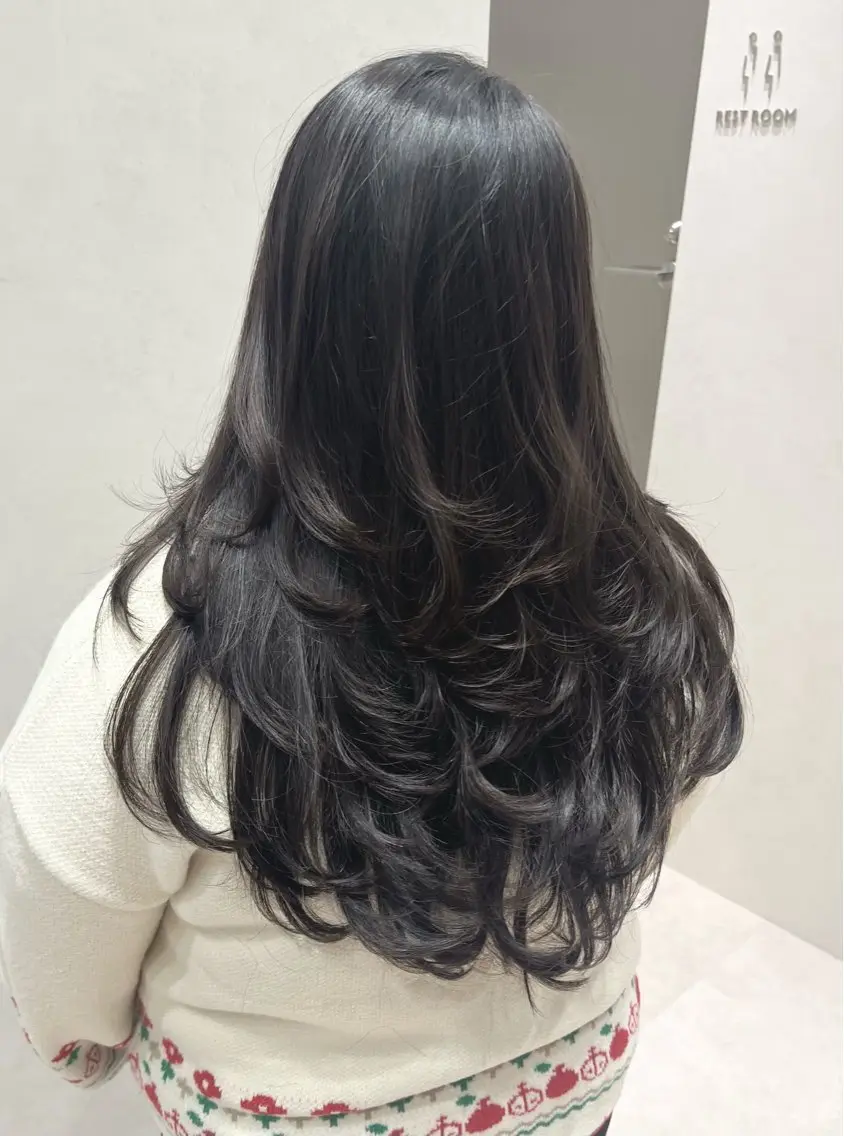 ロング カラー カット ヘアカラー トリートメント 吉ヶ別符 亮祐のヘアスタイル