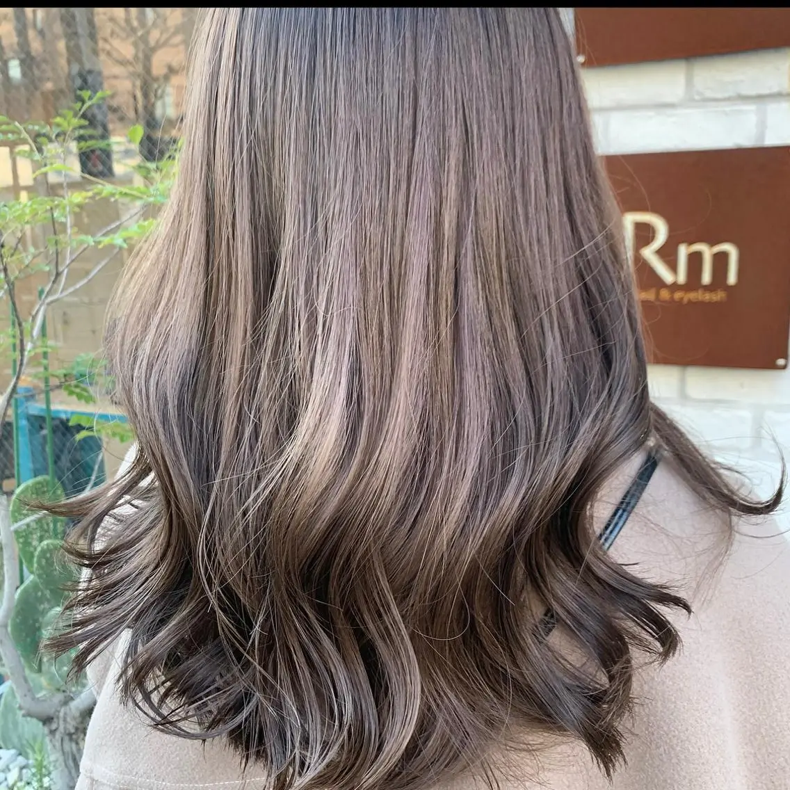 カラー ブリーチ イルミナカラー ブリーチなしカラー ヤマダ サクラのヘアスタイル