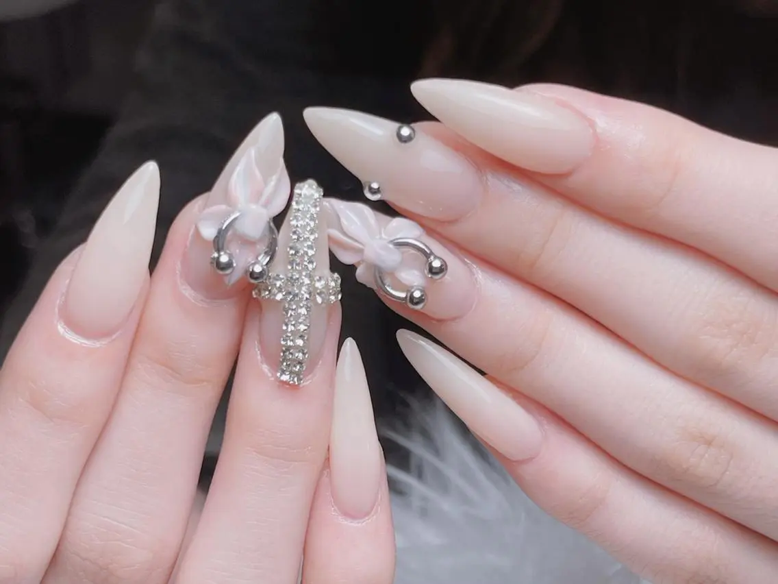 ネイル オーロラネイル 長さ出し フットネイル フレンチネイル ジェルネイル Mio💖Belle Nail Salonのネイルデザイン