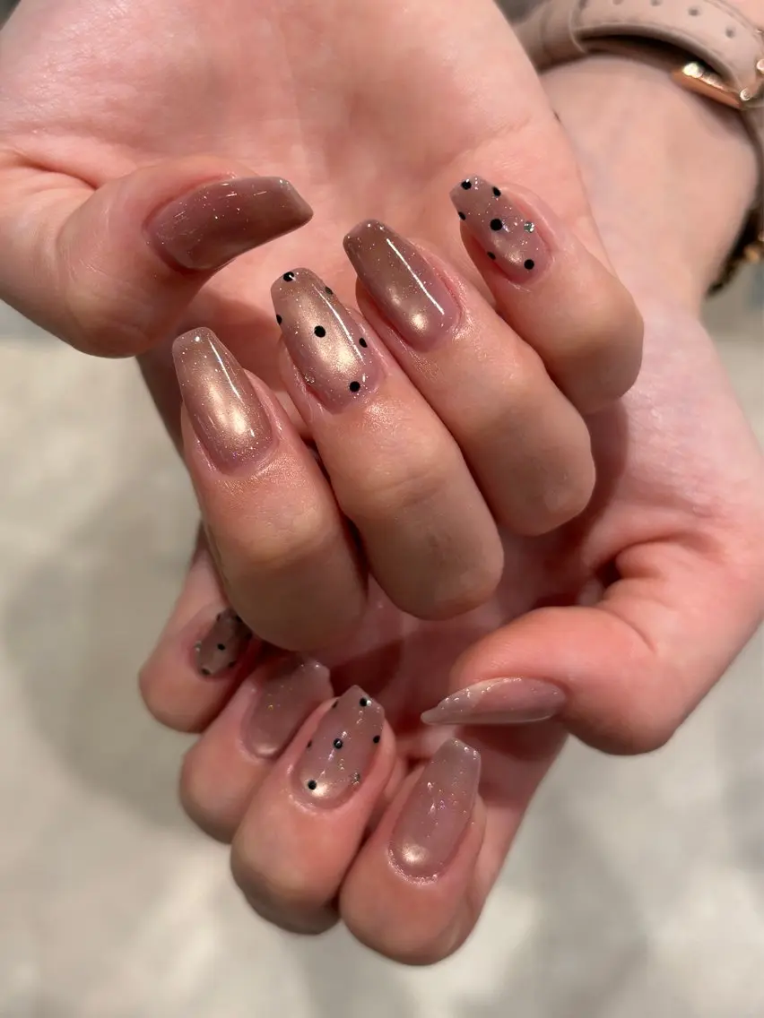 ネイル ドット マグネットネイル ハンドネイル レア🪼艶カラー/ 髪質改善💎ネイルのヘアスタイル