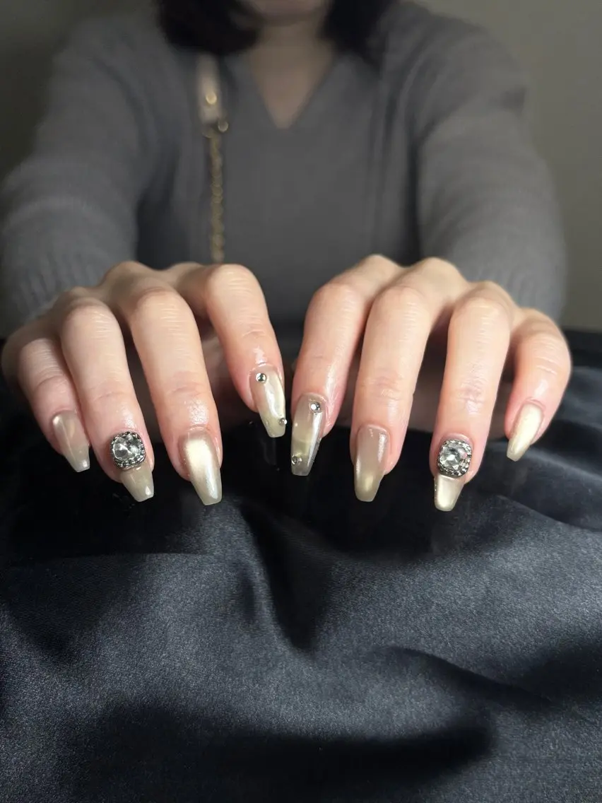 ネイル ブラウン チークネイル 桜ネイル 長さ出し フットネイル ハンドネイル XIINH NAIL SALONのネイルデザイン