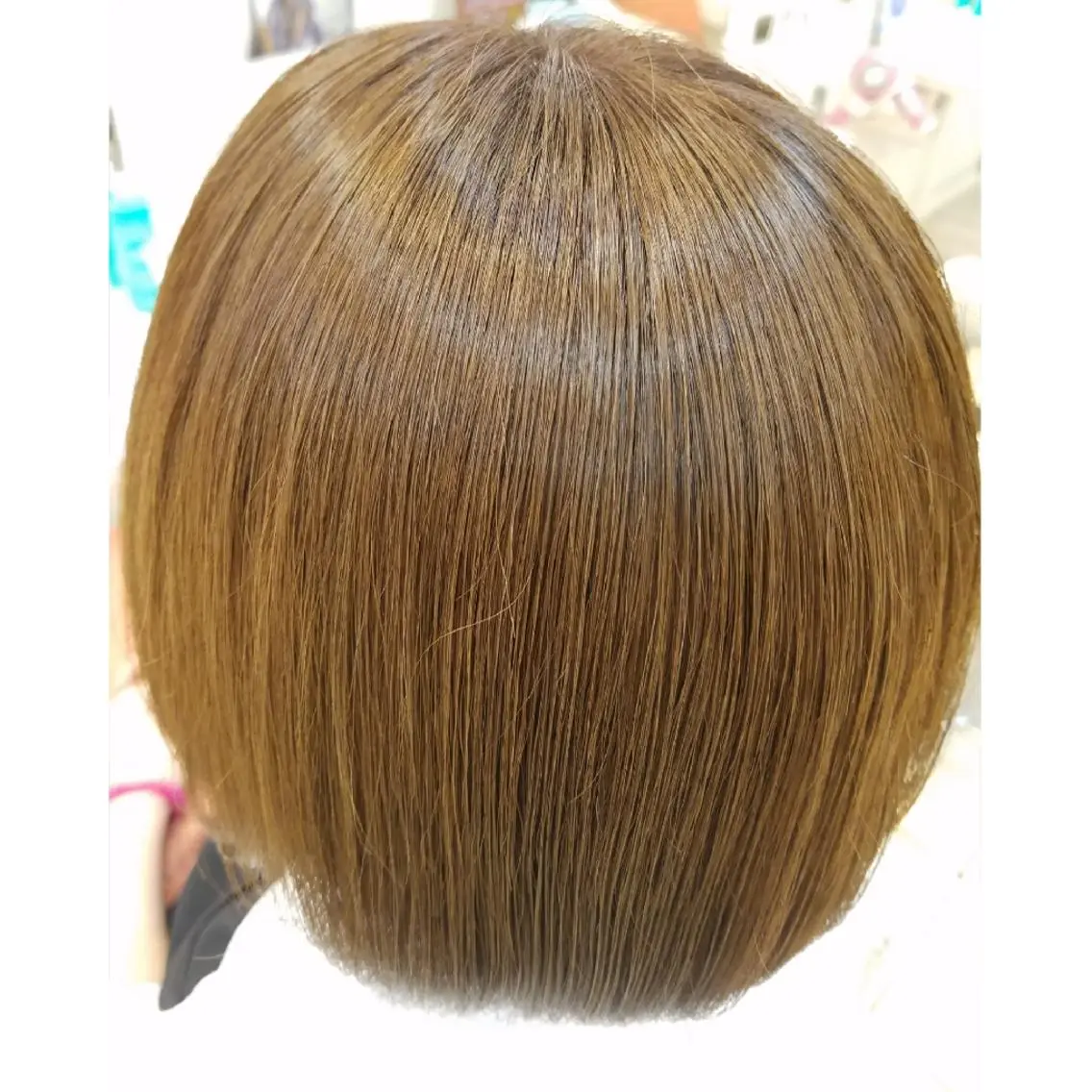 ショート カラー 荒山 栞奈のヘアスタイル