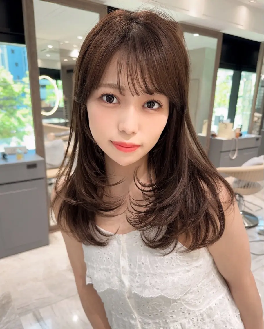 ミディアム カラー ベージュカラー 黒髪 ブリーチ ブルーカラー ブルーブラック カット ヘアカラー トリートメント 木屋元一/透明感 /前髪/レイヤーのヘアスタイル