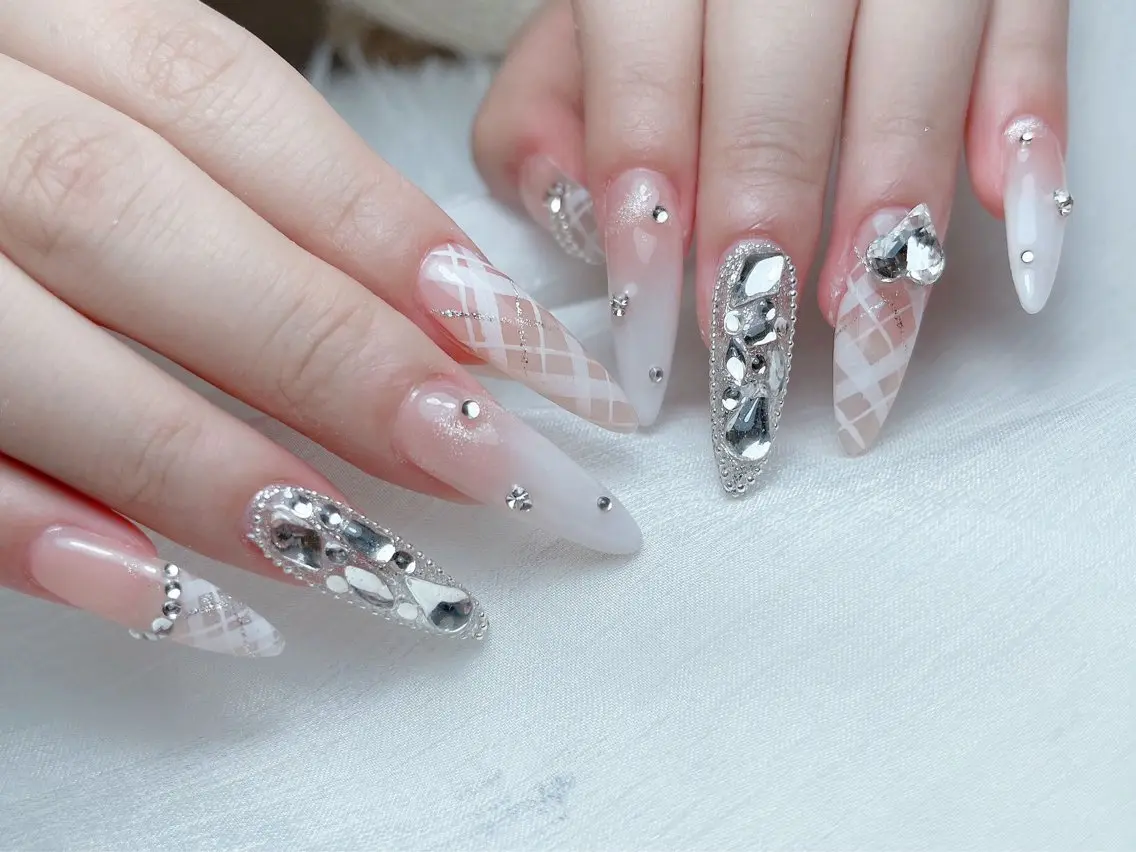 ネイル ハンドネイル M🌷nail 長さだし専門店のネイルデザイン